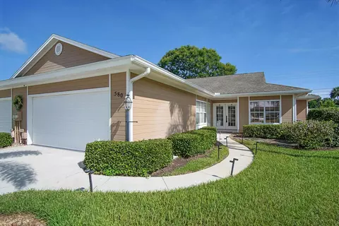 580 W Pointe Ct SW, Vero Beach, FL 32962