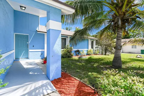 767 SE Chaloupe Ave, Port Saint Lucie, FL 34983