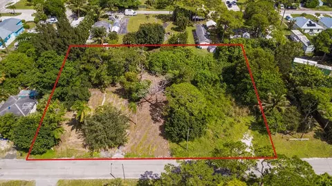 5117 SE Isabelita, Stuart, FL 34997