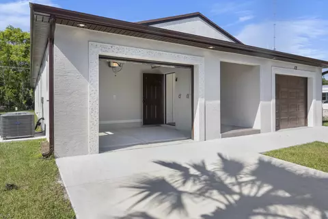 3 Palo Alto Ln, Port Saint Lucie, FL 34952