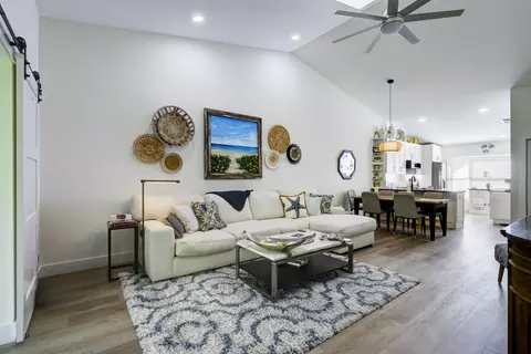 10976 SE Sea Pines Cir, Hobe Sound, FL 33455