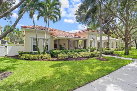 3419 Greenway Dr, Jupiter, FL 33458
