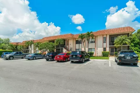 341 Lakeview Dr #203, Weston, FL 33326