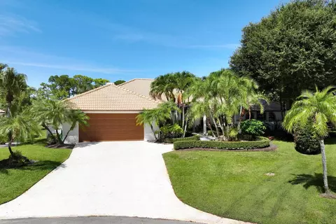 7 Graemoor Ter, Palm Beach Gardens, FL 33418