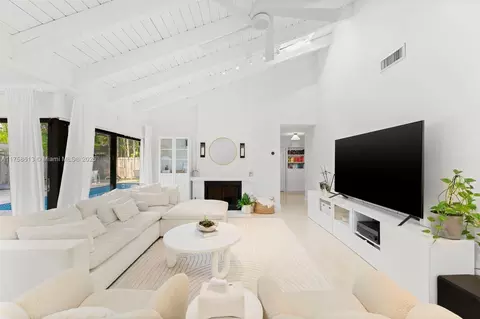 114 Kensington Rd #114, Hollywood, FL 33021