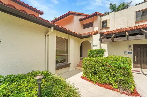 5663 Fox Hollow Dr #B, Boca Raton, FL 33486