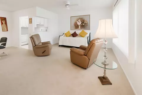 160 Preston D #160, Boca Raton, FL 33434