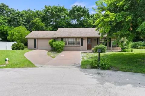 24 Russell St, Tequesta, FL 33469
