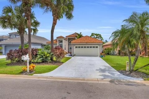 13862 Palm Grove Pl, Palm Beach Gardens, FL 33418