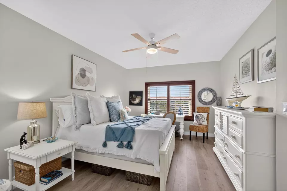 Bedroom - 200 Uno Lago Dr #402, Juno Beach, FL 33408 photo 2 of 2