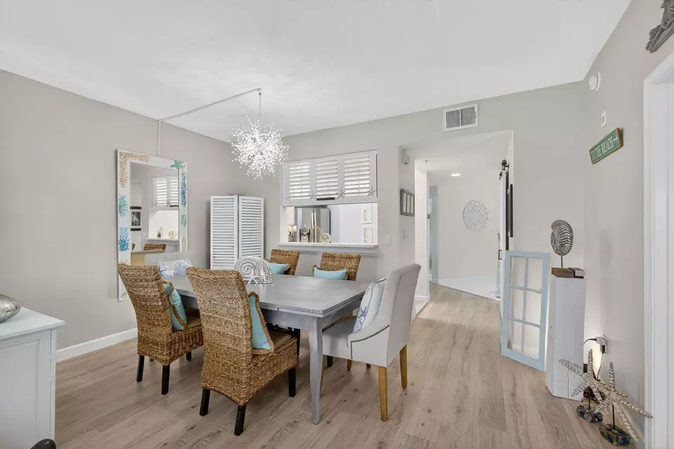 Dining - 200 Uno Lago Dr #402, Juno Beach, FL 33408 photo 2 of 3