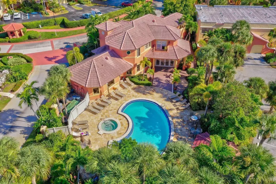 View/Area - 200 Uno Lago Dr #402, Juno Beach, FL 33408 photo 1 of 5