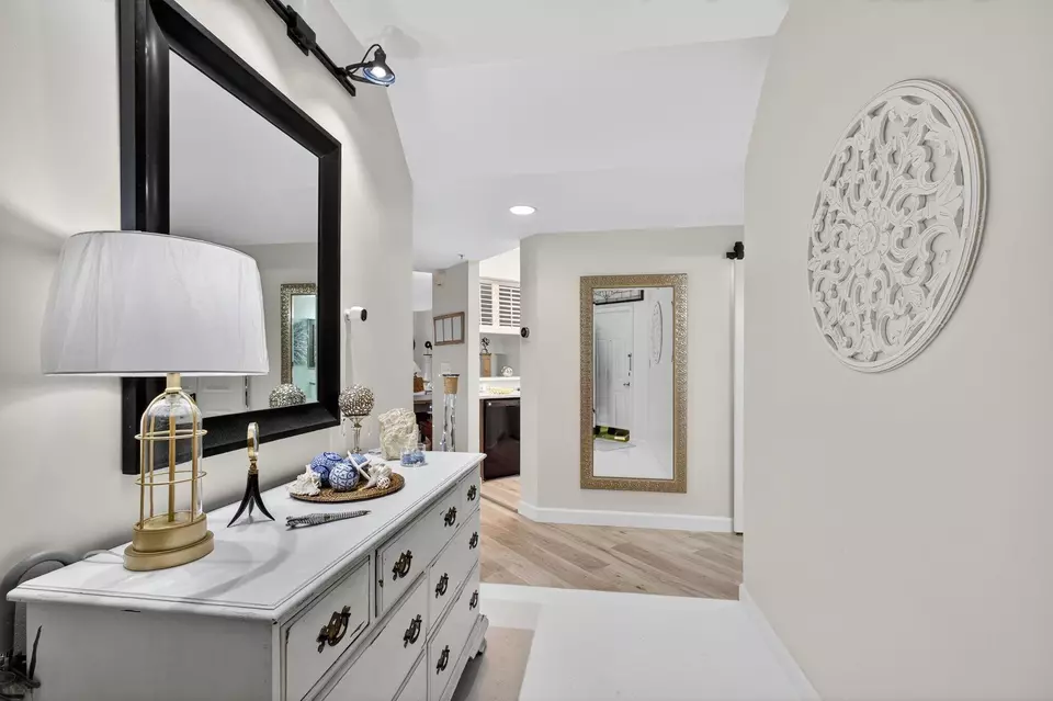 Entry Way - 200 Uno Lago Dr #402, Juno Beach, FL 33408 photo 2 of 5