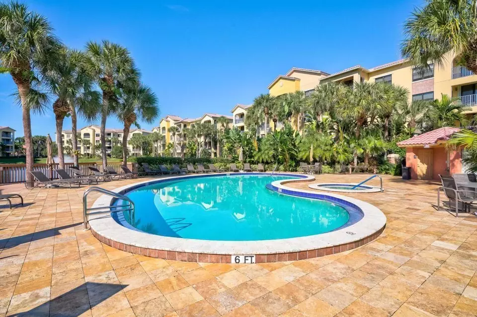 Exterior - 200 Uno Lago Dr #402, Juno Beach, FL 33408 photo 8 of 8