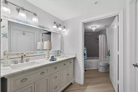 Bath - 200 Uno Lago Dr #402, Juno Beach, FL 33408 photo 1 of 8