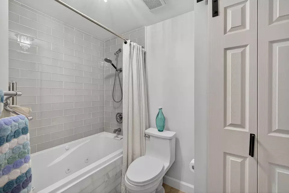 Bath - 200 Uno Lago Dr #402, Juno Beach, FL 33408 photo 5 of 8