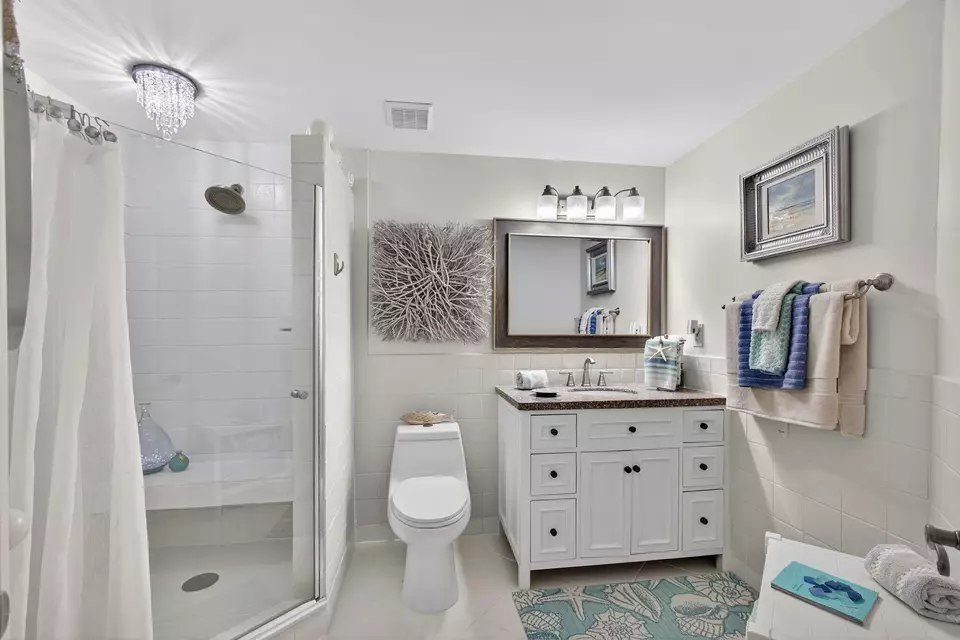 Bath - 200 Uno Lago Dr #402, Juno Beach, FL 33408 photo 6 of 8