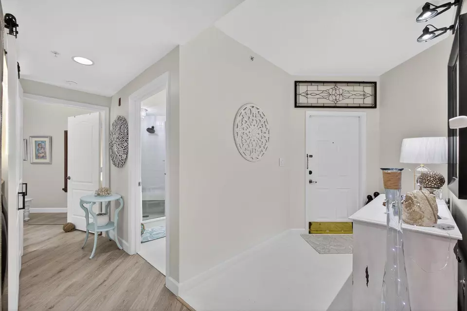Entry Way - 200 Uno Lago Dr #402, Juno Beach, FL 33408 photo 3 of 5
