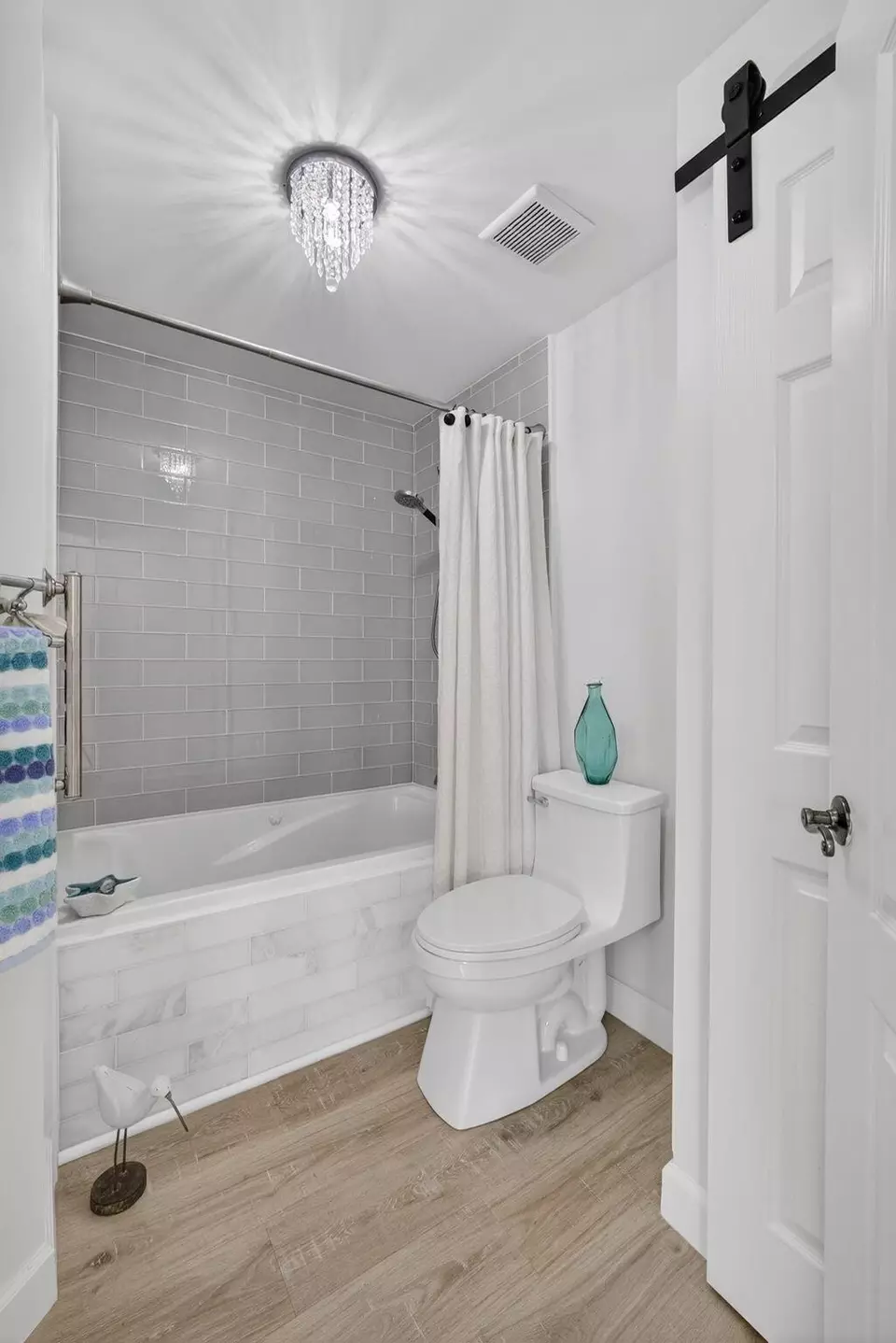 Bath - 200 Uno Lago Dr #402, Juno Beach, FL 33408 photo 4 of 8