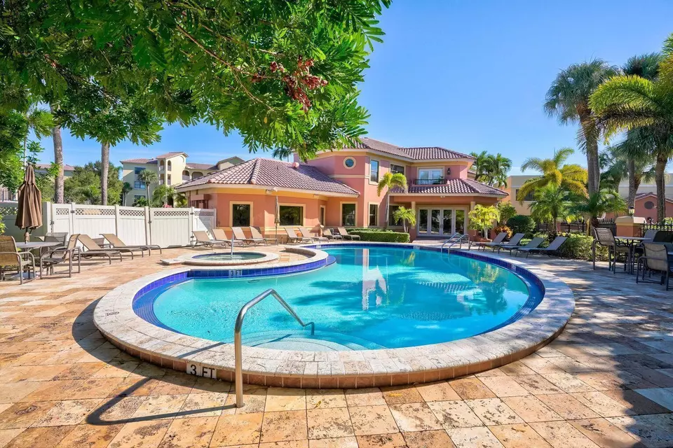 Exterior - 200 Uno Lago Dr #402, Juno Beach, FL 33408 photo 7 of 8