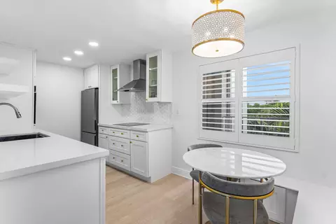 689 NE 6th Ct #4050, Boynton Beach, FL 33435