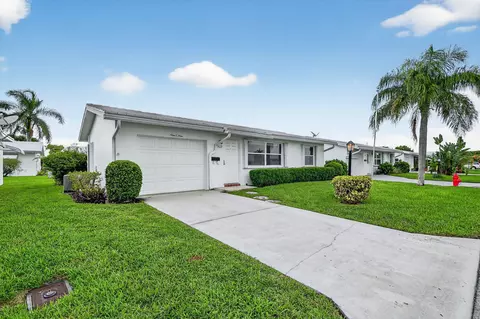 909 SW 5th Ct, Boynton Beach, FL 33426
