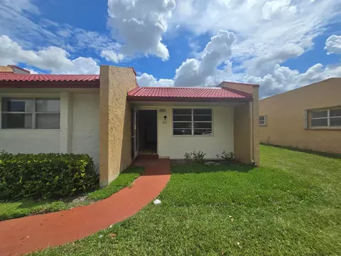 449 Lake Helen Dr, West Palm Beach, FL 33411