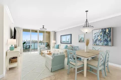 2650 Lake Shore Dr #703, Riviera Beach, FL 33404