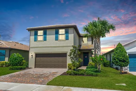 379 SE Courances Dr, Port Saint Lucie, FL 34984