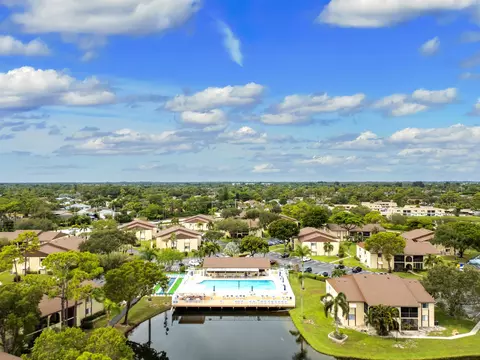 122 Lake Pine Cir #B-1, Greenacres, FL 33463