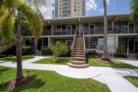 901 N Birch Rd #D10, Fort Lauderdale, FL 33304