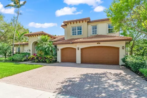 8068 Woodslanding Trl, West Palm Beach, FL 33411
