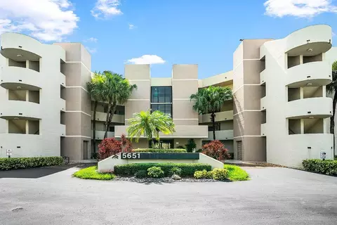 5651 Camino Del Sol #102, Boca Raton, FL 33433