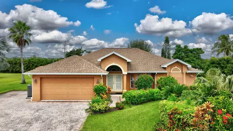 152 SW Hawthorne Cir, Port Saint Lucie, FL 34953