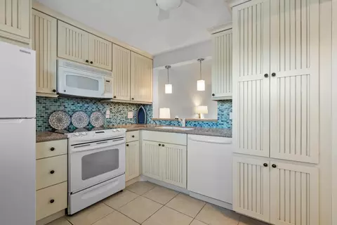 2809 Florida #307, Delray Beach, FL 33483