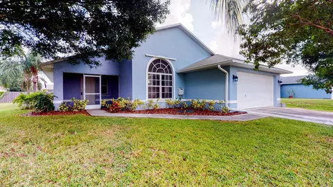 359 SW Duxbury Ave, Port Saint Lucie, FL 34983