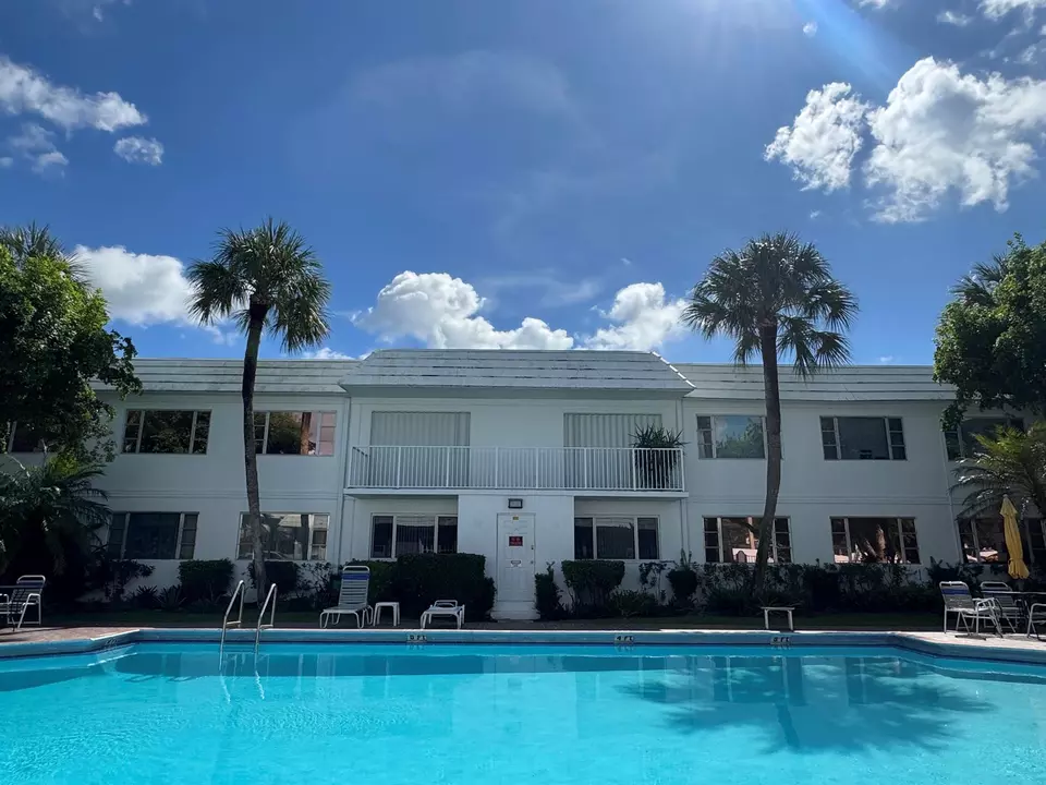 Exterior - 400 S Cypress Rd #406, Pompano Beach, FL 33060 photo 1 of 6