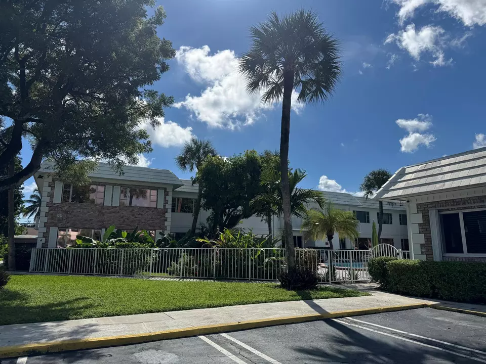 Exterior - 400 S Cypress Rd #406, Pompano Beach, FL 33060 photo 2 of 6