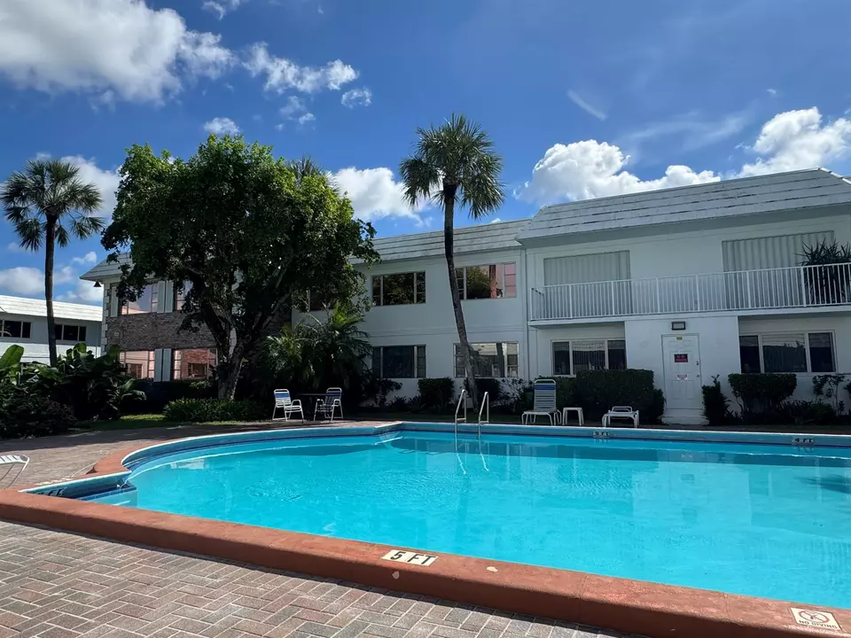 Exterior - 400 S Cypress Rd #406, Pompano Beach, FL 33060 photo 4 of 6