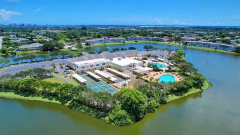 7 Dorchester A, West Palm Beach, FL 33417