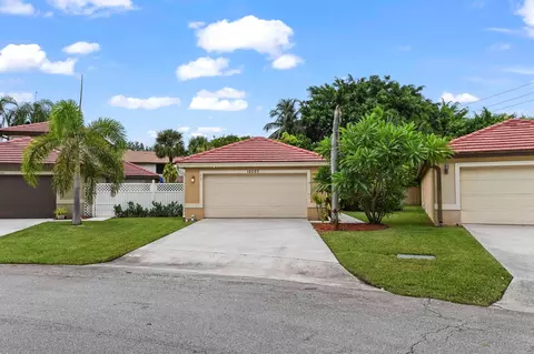 12207 Brisbane Ln, Wellington, FL 33414