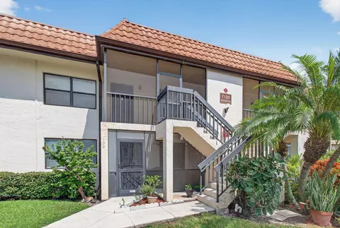 7125 Golf Colony Ct #202, Lake Worth, FL 33467