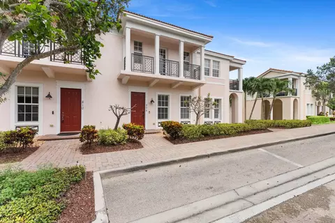 806 NW 83rd Ln, Boca Raton, FL 33487