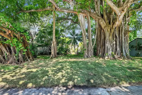 523 S M 1, Lake Worth, FL 33460