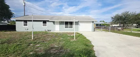2331 NE 15th Ct, Jensen Beach, FL 34957