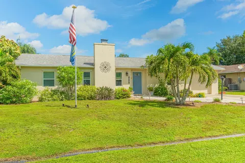 751 SE Whitehurst Ave, Port Saint Lucie, FL 34983
