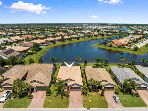 336 SE Courances Dr, Port Saint Lucie, FL 34984
