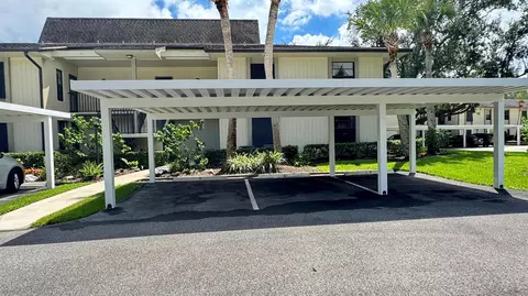 16 Plantation Dr #105, Vero Beach, FL 32966
