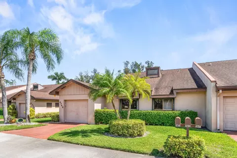 4746 Fountains Dr S, Lake Worth, FL 33467