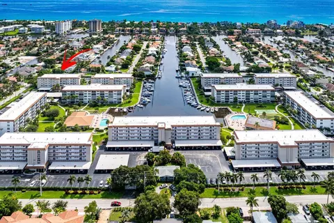 920 Dogwood Dr #560, Delray Beach, FL 33483